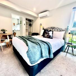 Lyttelton Studio -Private access -Free Parking