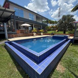ACOGEDORA CASA CAMPESTRE CERRITOS PEREIRa, hotel in Pereira