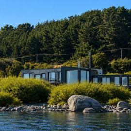Lakefront, Jacuzzi and Pool