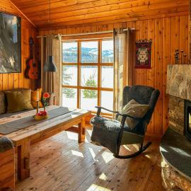 Mountain Cabin With Private Dock By Søvatnet, hotel Søvassli városában