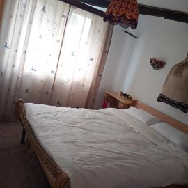 Глинобитні будиночки, hotel sa Darakhov