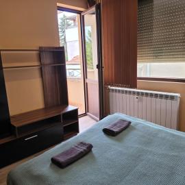 Spacious 4-Room Flat in Center - Sleeps 6 - Walk Everywhere