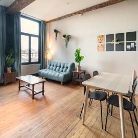 Two-bedroom apartment by the river, hôtel à Anvers