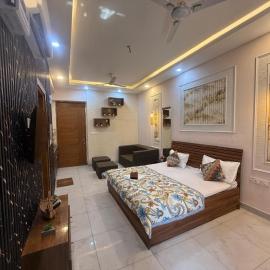 Cozy Studio Apartment in North Eye Noida