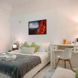 Xin Hotel at Udomsuk 25