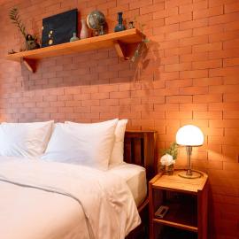 Easterly Room 01