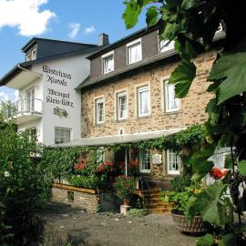 Weingut Klein-Götz, hotell i Bruttig-Fankel