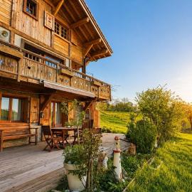 Le Refuge des Écureuils, family and warm – hotel w mieście Habère-Lullin