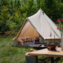 Stones and Stars Boutique Glamping in Radford Quarry SIRIUS, hotel in Plymouth