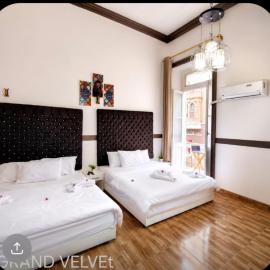 GRAND VELVEt