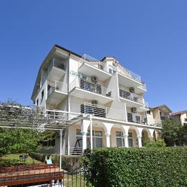 Lucas Apartments with balconies, hotel en Rovinj