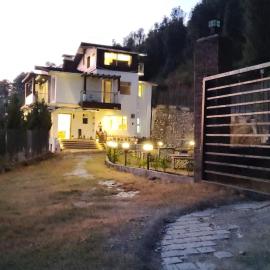 Luxury Chalet Villa, hotel Simlában