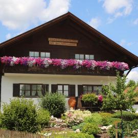 Ferienwohnungen am Buchbrunnen, hotel v mestu Pfronten