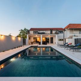 Villa Flora Zadar Villas, hotel din Perušić Benkovački