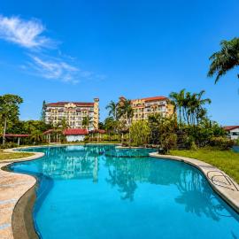 Graceland Resort Tayabas Quezon, khách sạn ở Tayabas