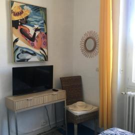 Aux Lavandes, hotel a Pertuis