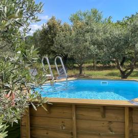 Gorges du Verdon-Piscine-Jardin-Bastidon provençal, hotel en Aups