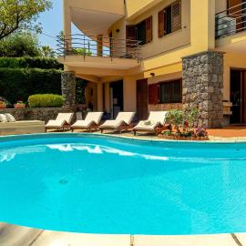Villa Corte Fiorita, hotelli kohteessa Aci SantʼAntonio