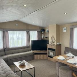 #155 Cozy Caravan in Dinas Dinlle - Sleeps 6- Perfect for Families- Free Parking, hotel sa Caernarfon