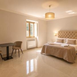 Fenisien Boutique Rooms, hotel v destinaci Contursi
