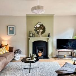 Stylish & comfortable home near airport and hospital, hotel in Timperley
