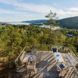 Live In Treetops With Fjord View, hotel sa Nordre Frogn