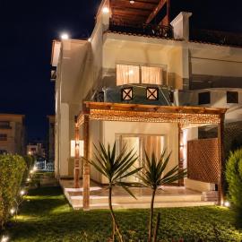 Luxury Seaside Villa Direct Pool Access, Private Garden & Rooftop Stella Heights Sidi Abdelrahman فيلا مميزه جدا في الساحل الشمالي ستيلا هايتس سيدي عبدالرحمن, hotel in El Alamein