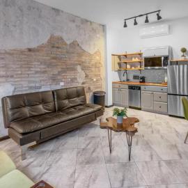 El Industrial Apt For 3 People in Old San Juan
