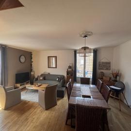 Gîte du Palais 3 étoiles、Châteauneuf-sur-Cherのホテル