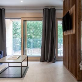 Studio Rimini 523, Kotor