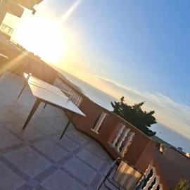 Vue sur Mer Panorama Villa accès Plage, hotell i Ksar es Sghir