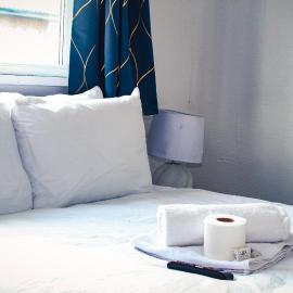 R3HL Double room near city and airport