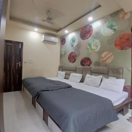 Agam Homestay-Two Minutes Walk From Golden Temple, hótel í Amritsar