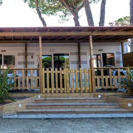 Cozy 2 bedroom Cabin sleeps 5 in Lido di Spina, Italy-Perfect Family Retreat