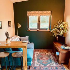 The Apple Shed - cosy cabin nestled in orchard in rural Devon