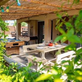 Maison au calme avec jardin et piscine, hotel i Crest