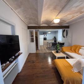Comme à La Maison, hotel em Cayres