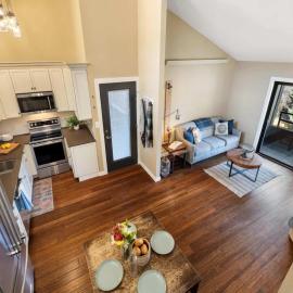 Modern 2BR Jackson Condo