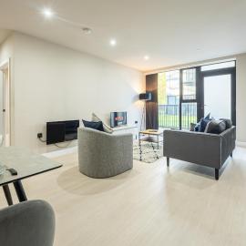 Modern 1 Bed Apt Near Birmingham Airport & NEC