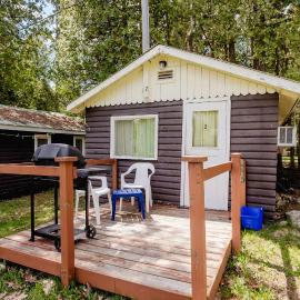 1-Bedroom Cottage #2 - Ambleside, hotel en Kawartha Lakes