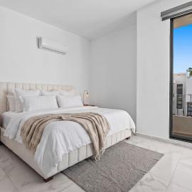 Modern 3-bedroom, 2-bath Home, Pool, Playground, hotel din Naranjo