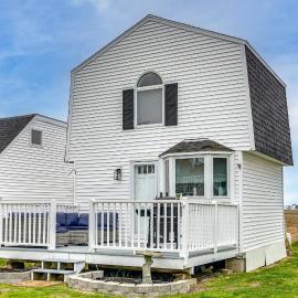 Walk to North Beach! Marsh-View Condo in Hampton, ξενοδοχείο σε Hampton