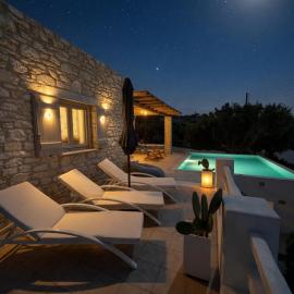 Villa Giorgianna -near Aliki beach with pool, hotel a Aliki