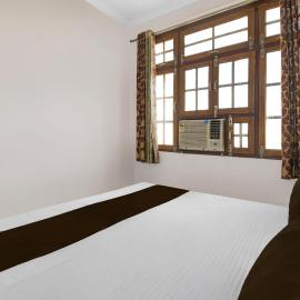 Hotel O New Shagun Vatika Lawn & Hotel, ξενοδοχείο σε Alambagh