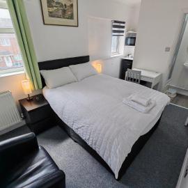 Cherry Studio - Self Contained One-Bed Studio Flat