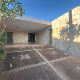 Casa Grande com 3 quartos, 3wcs, Roupa de Cama, garagem e ar na suíte