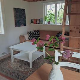 Cozy Cabin near Balka Beach with outdoor toilet and kitchen, hotell i Neksø