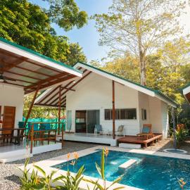 Jungle Villa with Pool, Starlink and BBQ, hotel in Hone Creek