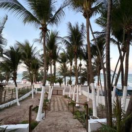Casa Pé na Areia em Pirangi, beira mar, 6 Quartos, 15min Ponta Negra, hotel in Parnamirim