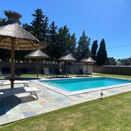 Gîtes Le Mas Guiraud, hotel v destinaci Beaucaire